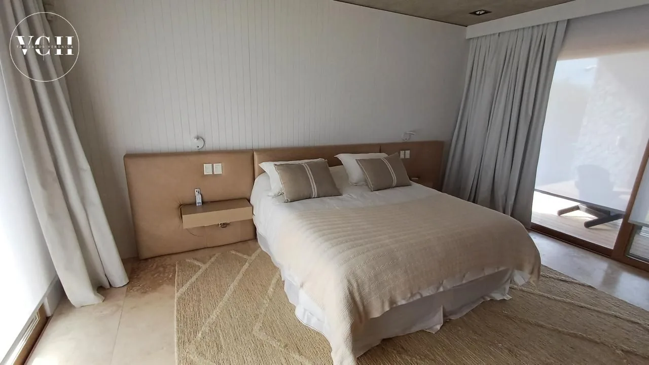 Respaldo de cama tapizado en módulos